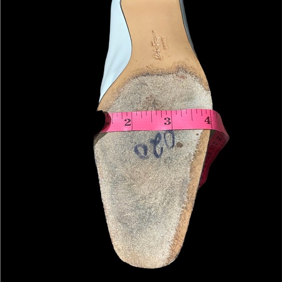 COPY - Vintage Ferragamo kitten heels - Picture 7 of 9